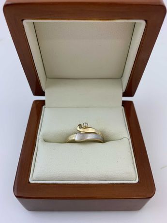 Piękny NOWY złoty pierścionek [r.18 - P585 - 2.17g]