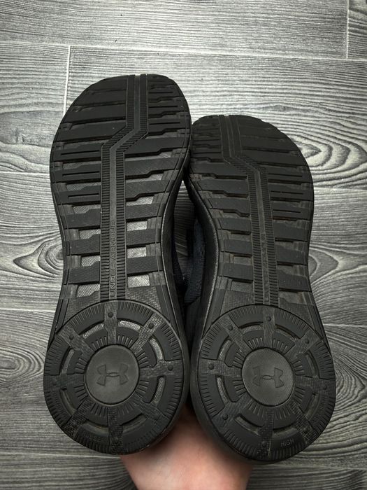 Кроссовки мужские Under Armour Размер 46 стелька 30см