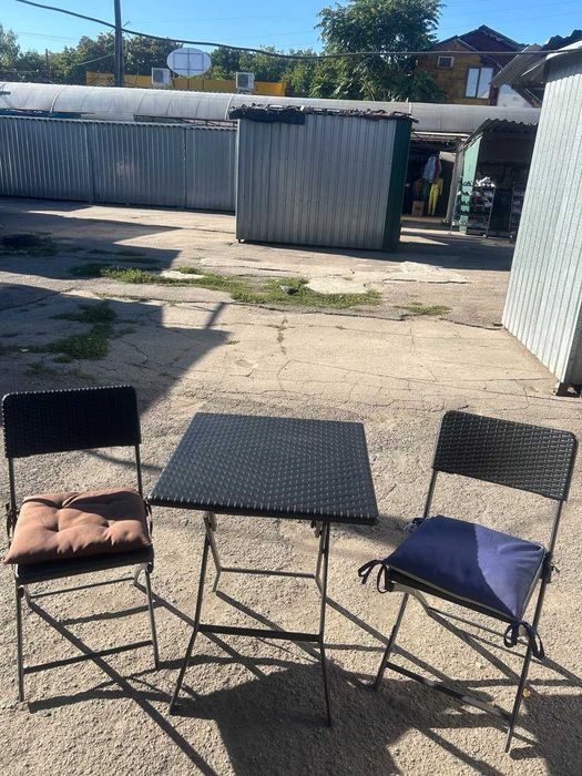 Раскладные Стол и стулья