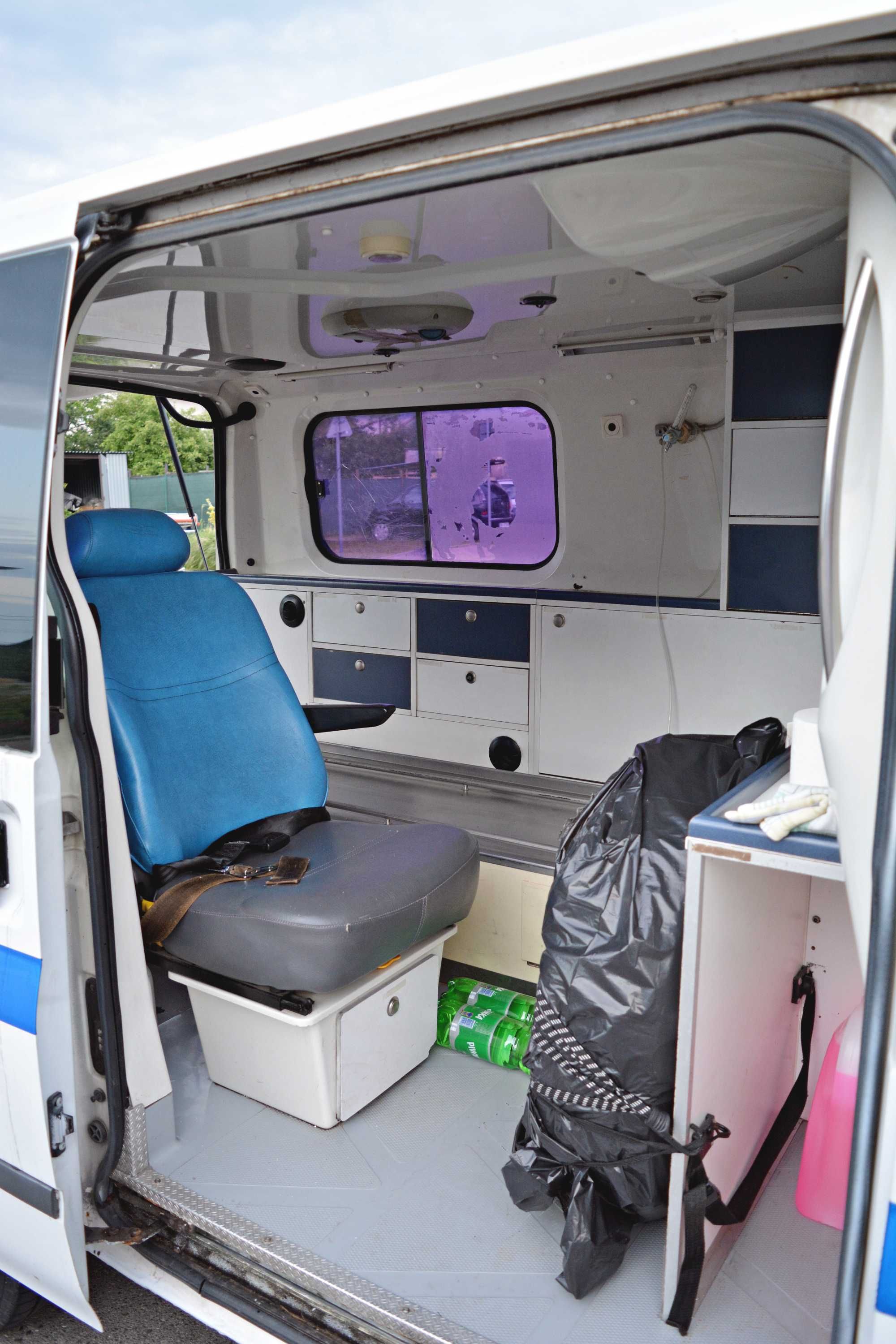 Ford Transit karetka sanitarna pojazd specjalny