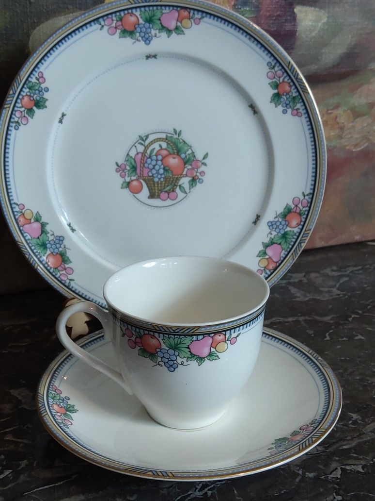 Zestaw śniadaniowy Royal Bone China.