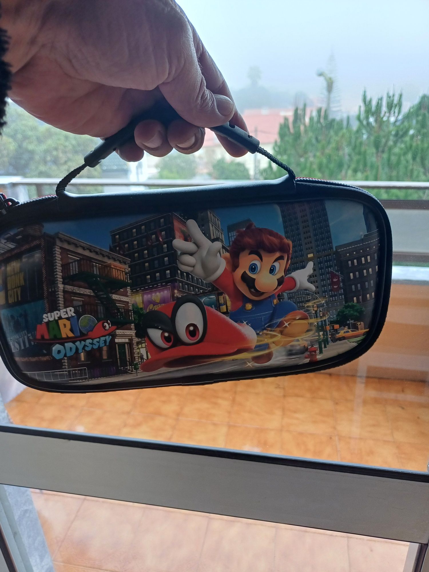 Mala Nintendo Switch c/ Capa Protetora