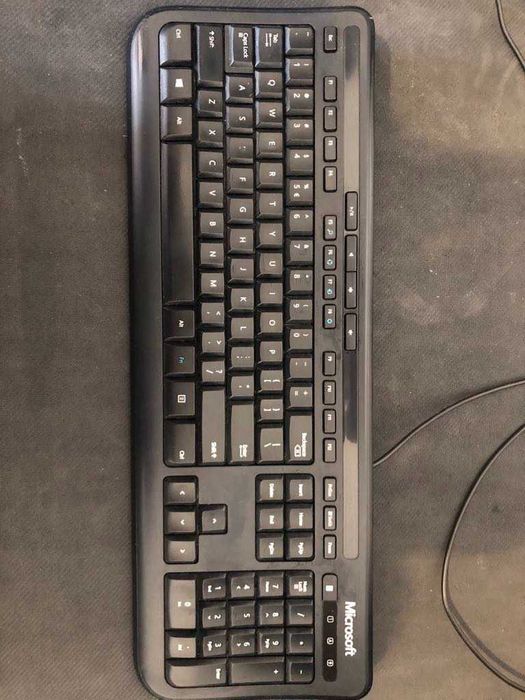 Klawiatura Microsoft Wired Keyboard 600 – USB, cicha, solidna