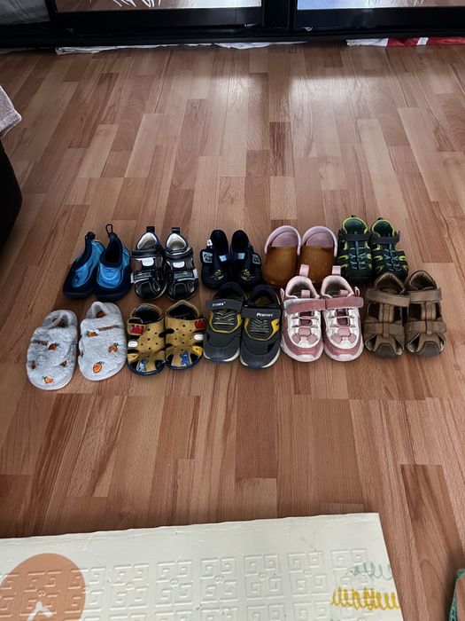 Дитяче взуття, кросівки