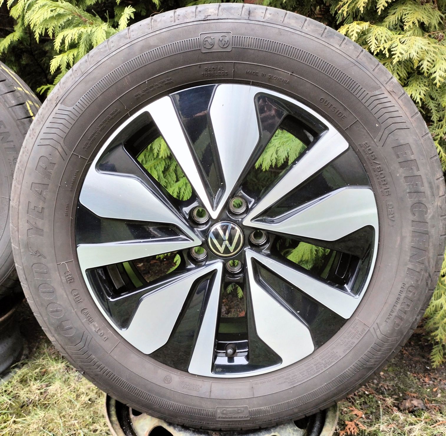 Felgi oryginał VW T-Cross Skoda Kamiq Seat Arona 6Jx16 ET35 5x100