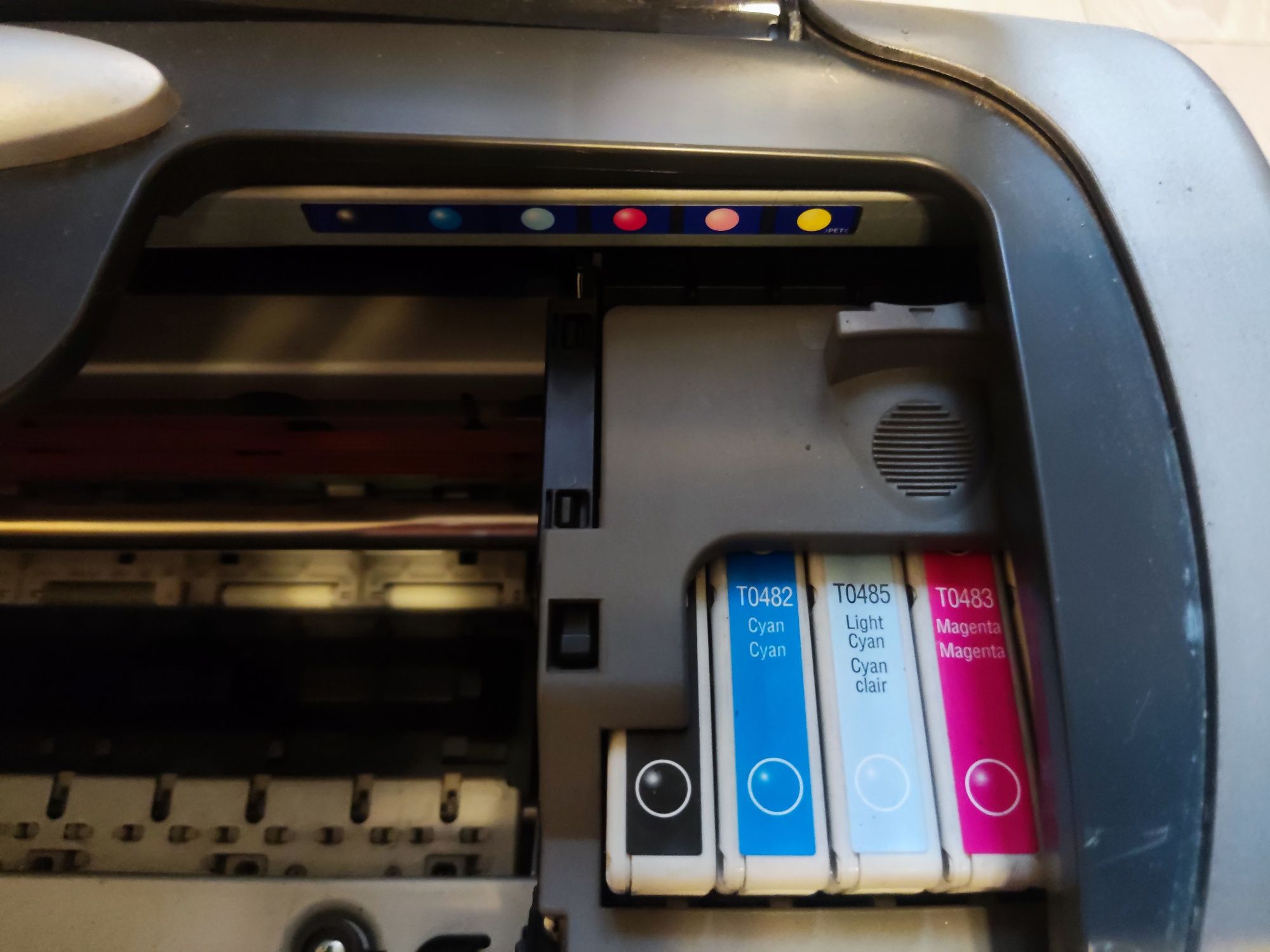 Принтер  6 цветные Epson r200