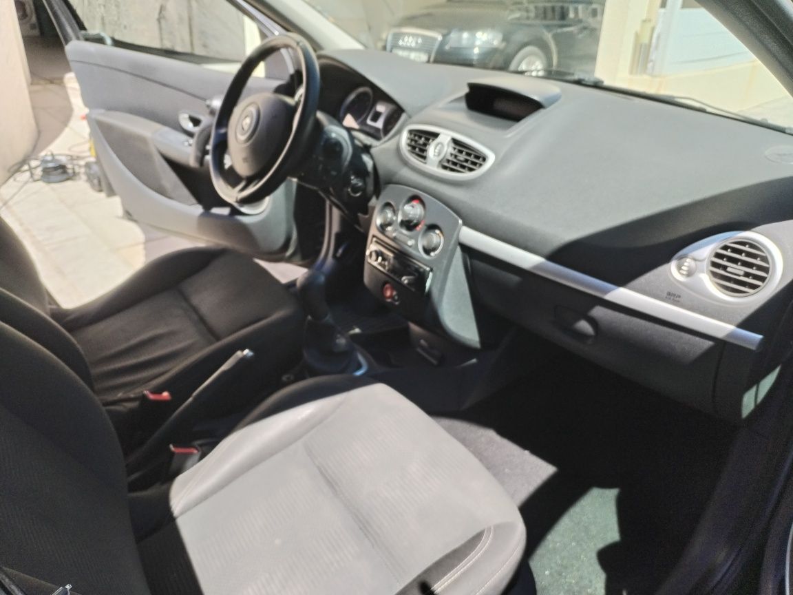 Renault clio 1.2 16v confort poucos klm