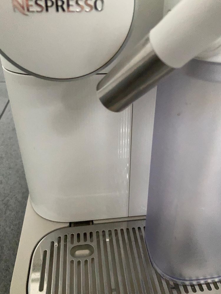 Ekspres DeLonghi Nespresso Gran Lattissima EN640W
