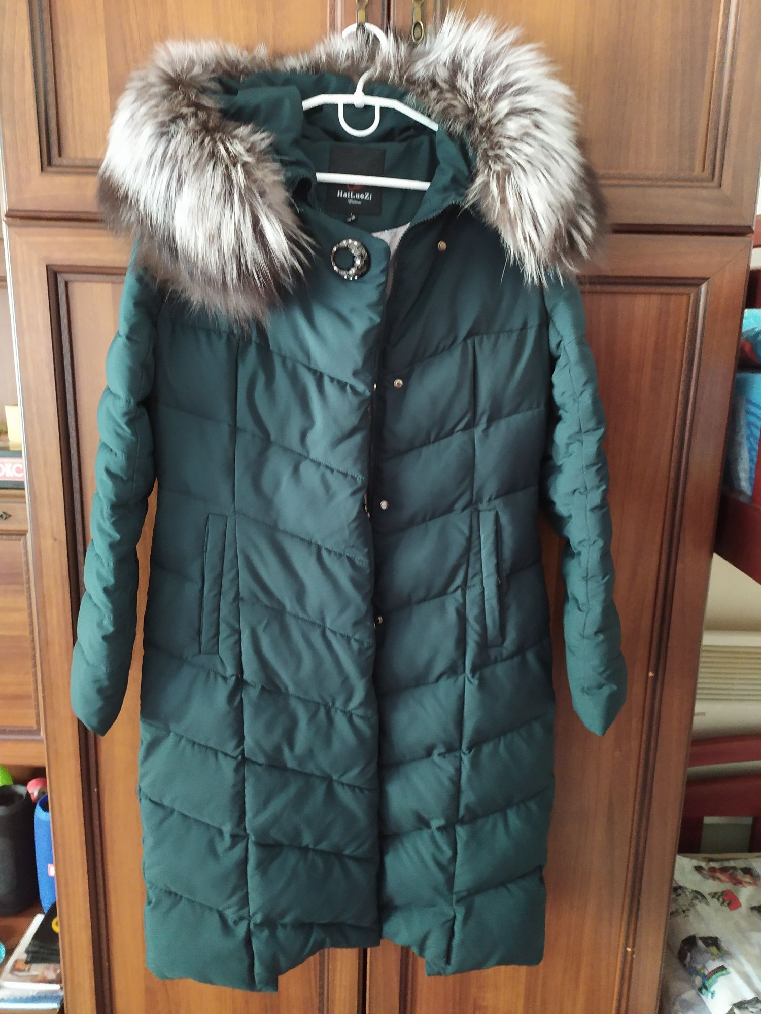 Зимове жіноче пальто
