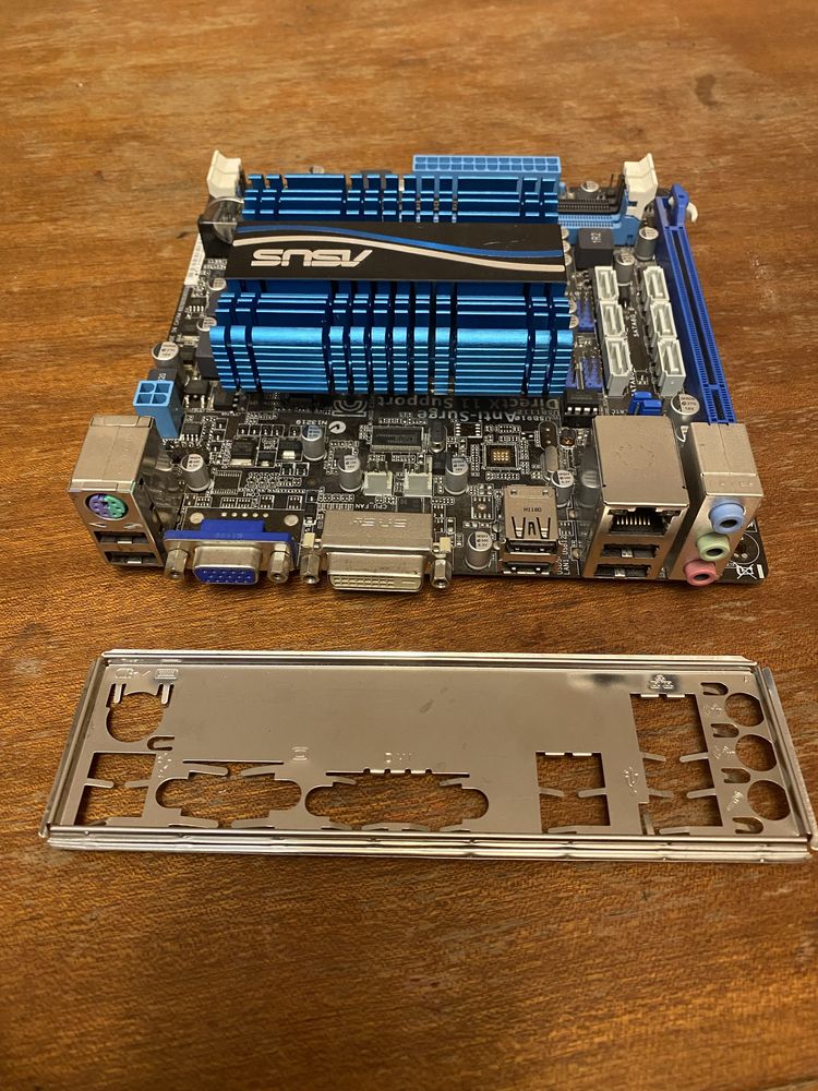 Материнська плата Asus E35M1-I Mini ITX