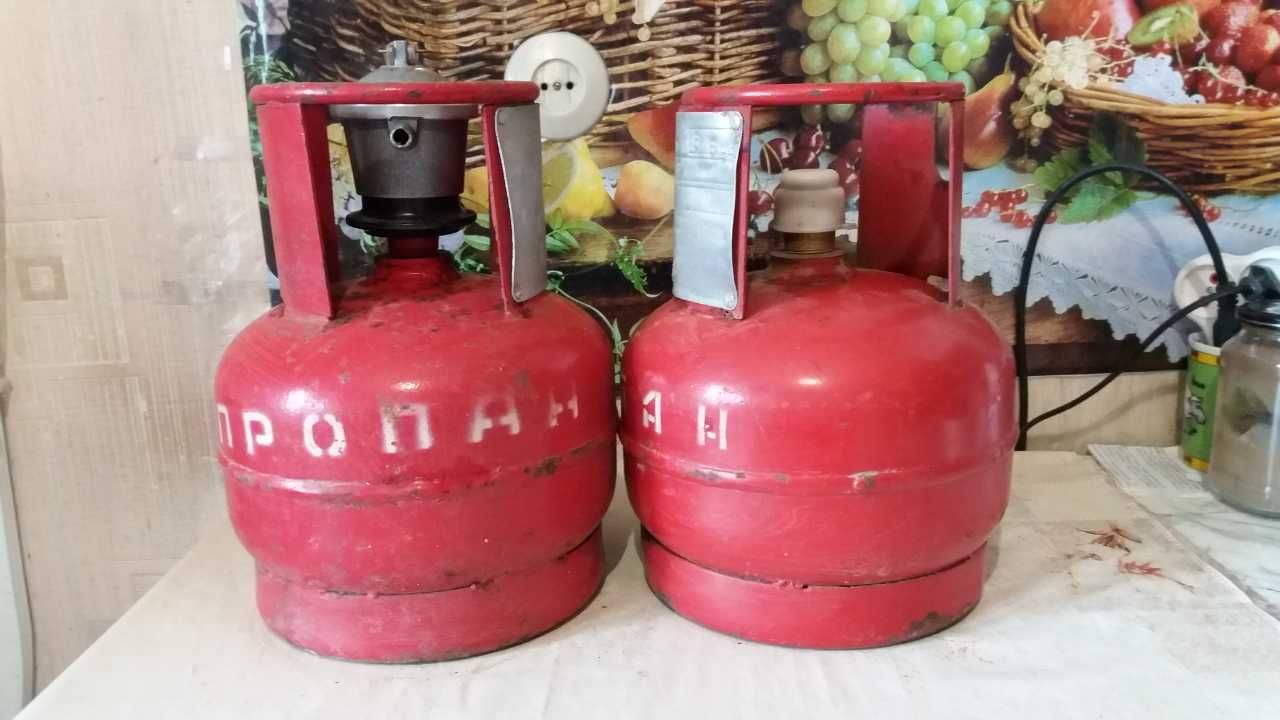 Газовий болон 5 літрів под таганок заправлений.