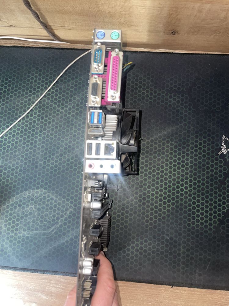 Под ремонт или запчасти AsRock H81 Pro BTC