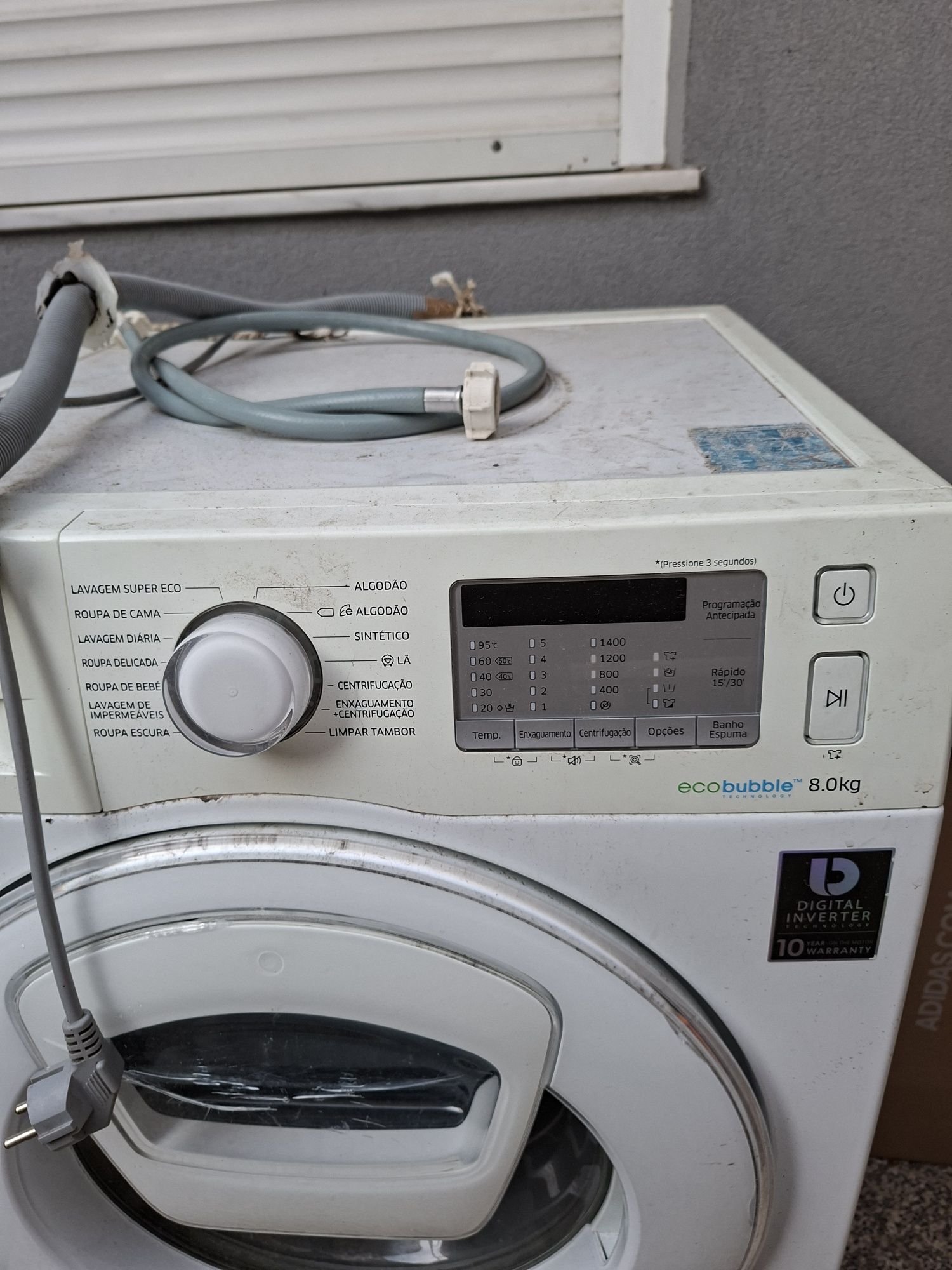 Máquina de roupa