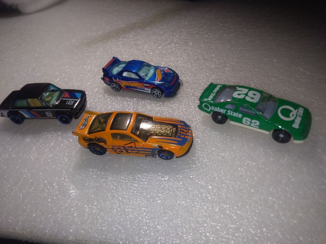 4 carros antigos hot wheels