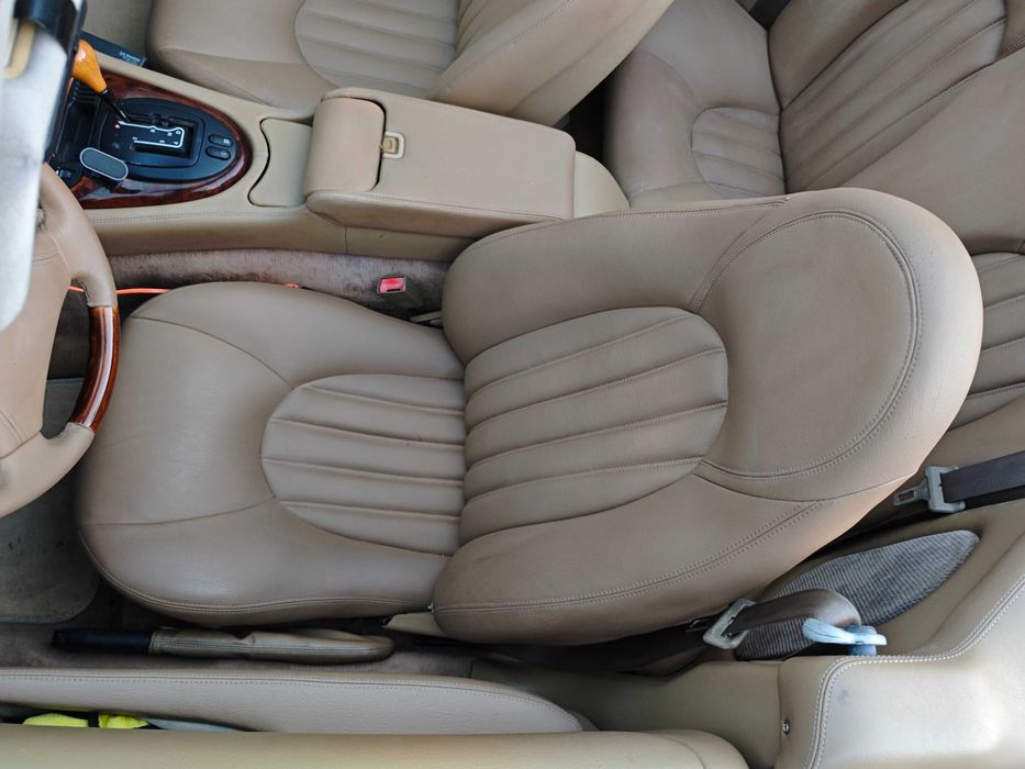 JAGUAR XK8 CABRIOLET COR VERDE