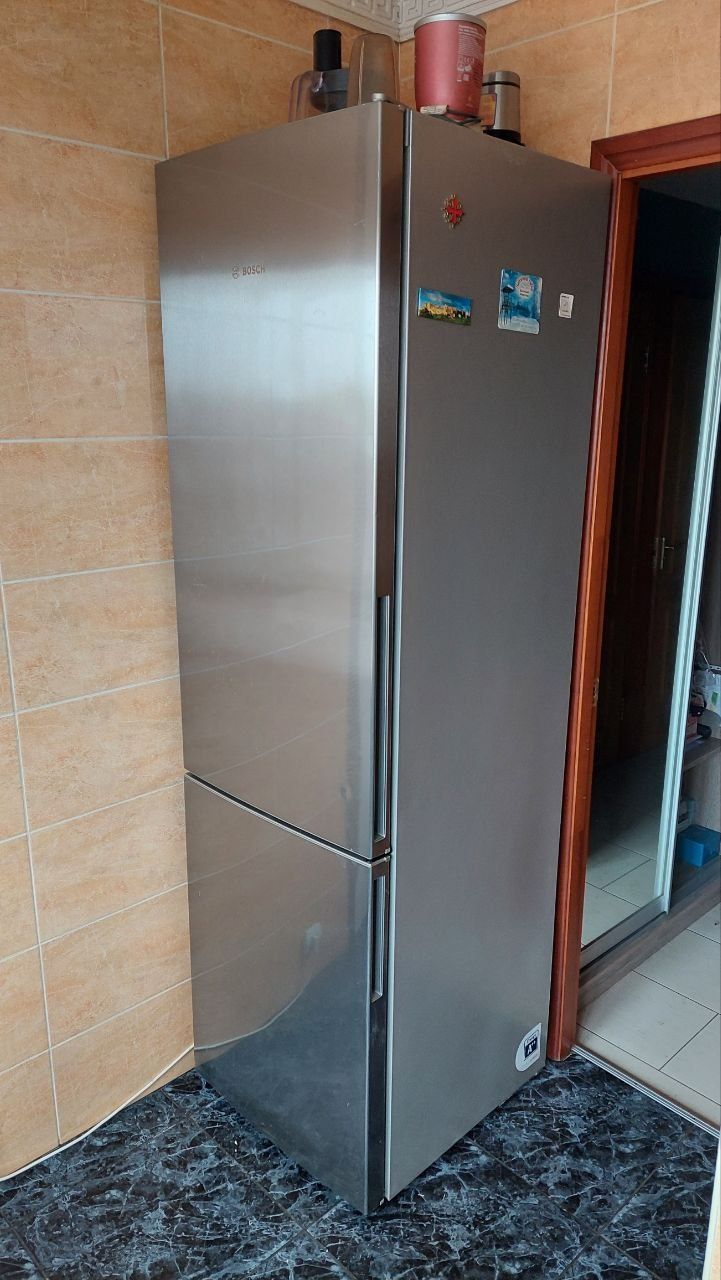 холодильник Bosch GR665TE