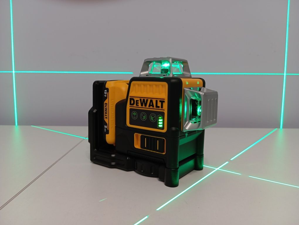 Лазерный уровень DeWalt 089LG 3D 12 линий. Лазерний рівень.