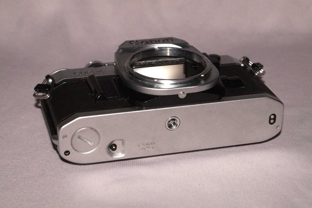 Canon AE-1 + FD 50mm f/1.4 або f/1.8