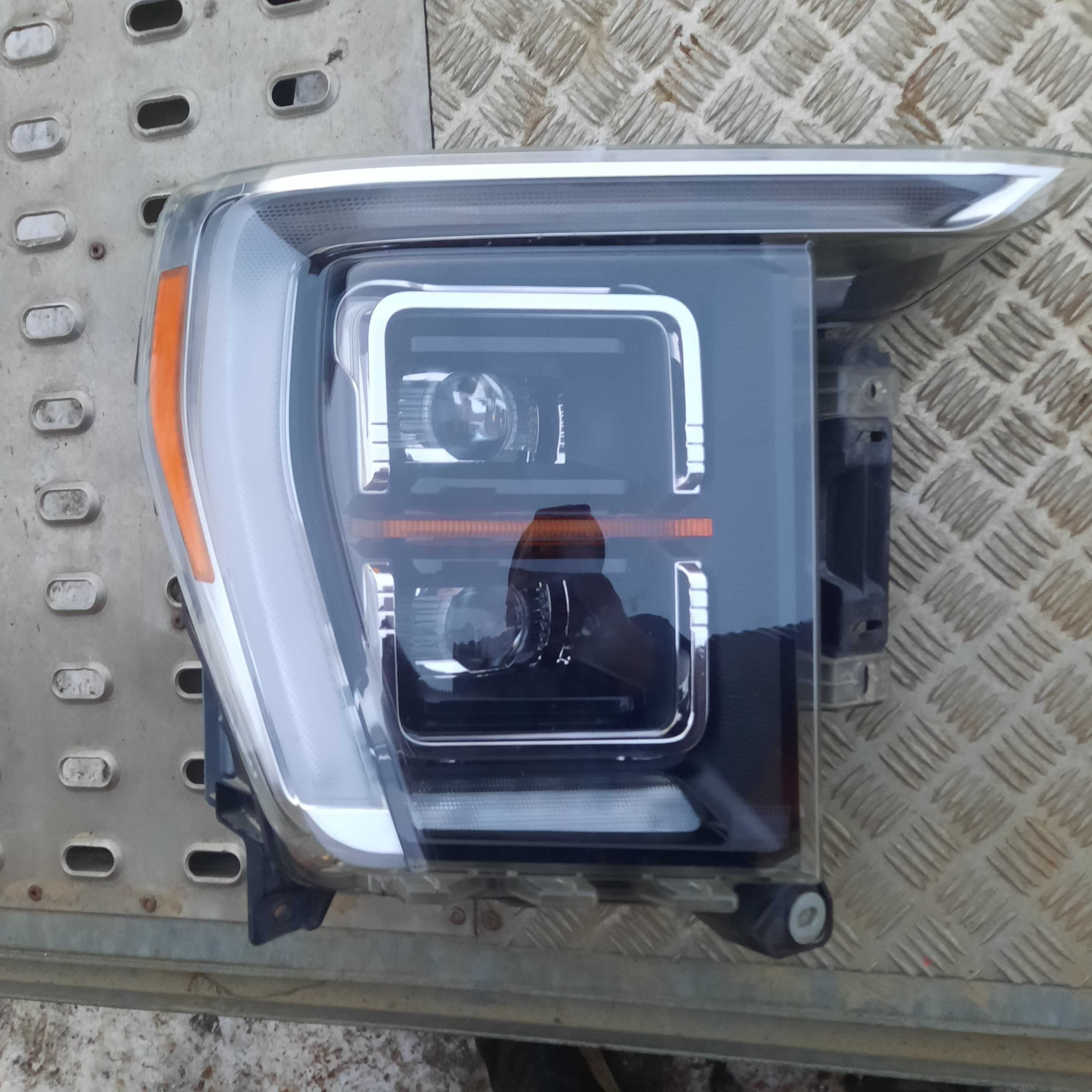 Ford F-150  2021- Platinum Reflektor Lampa Full Led Prawa Idealna komp