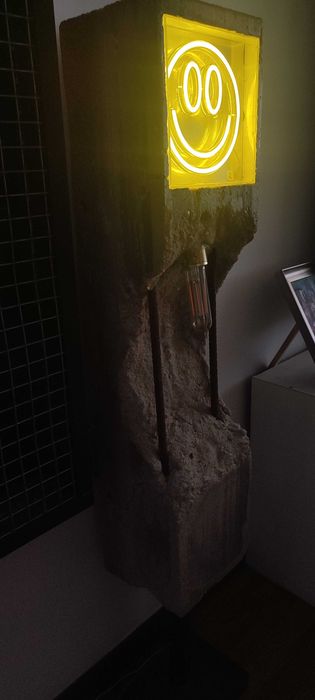 Iluminaria em betão led e lâmpada