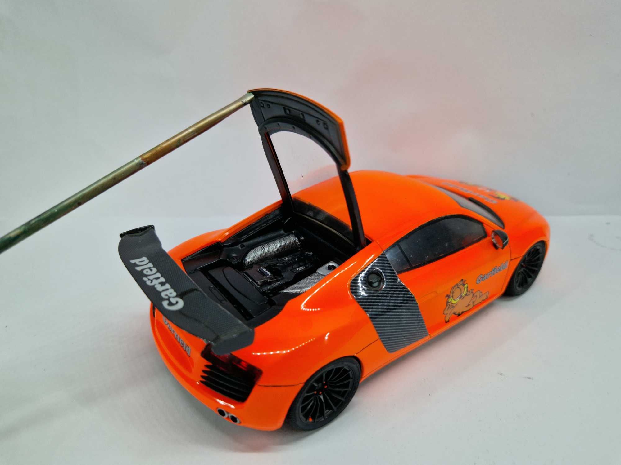 Model Audi R8 1/24 Revell