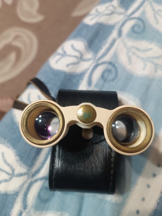 Бінокль театральний оперний
