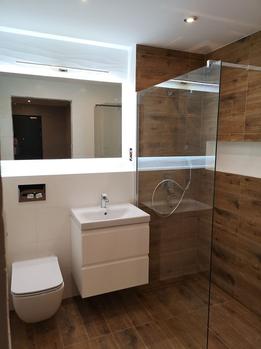 Wykończenia wnętrz remont remonty gładź płytki malowanie łazienki