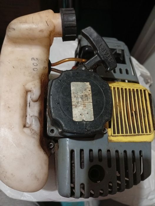 Продам бензокосу кенавер