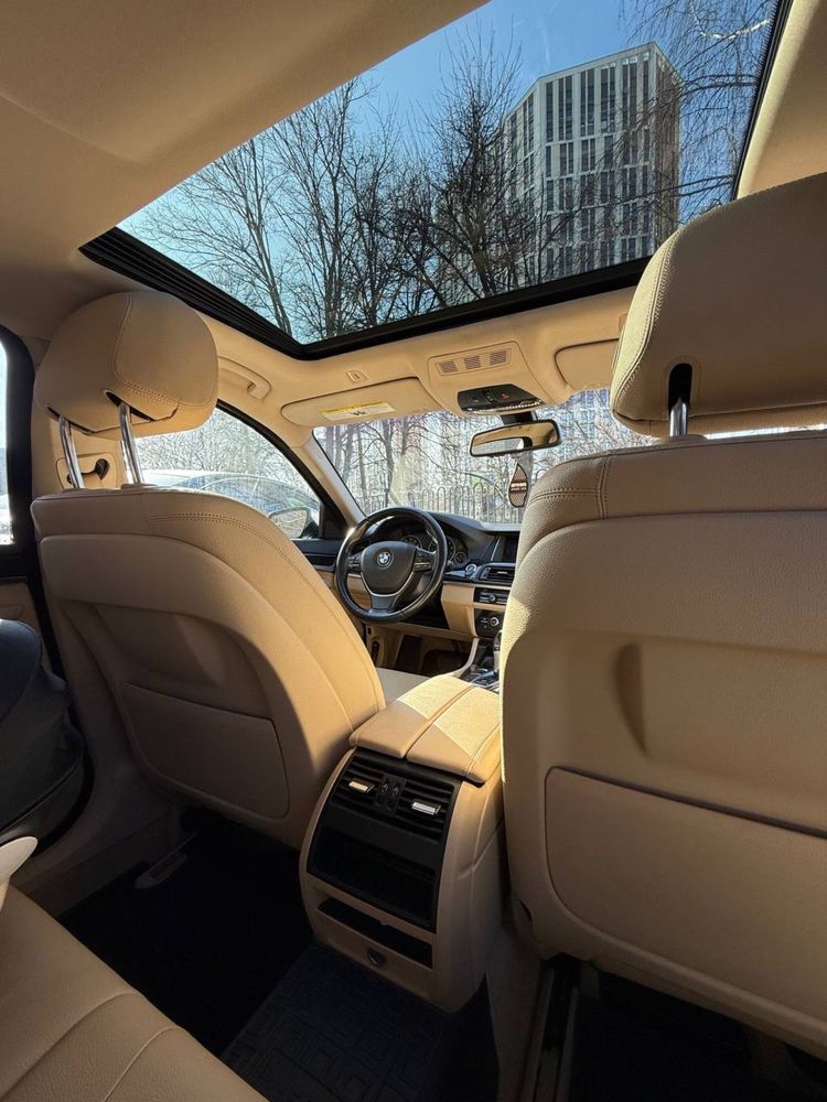 Авто BMW 528i 2015 рік