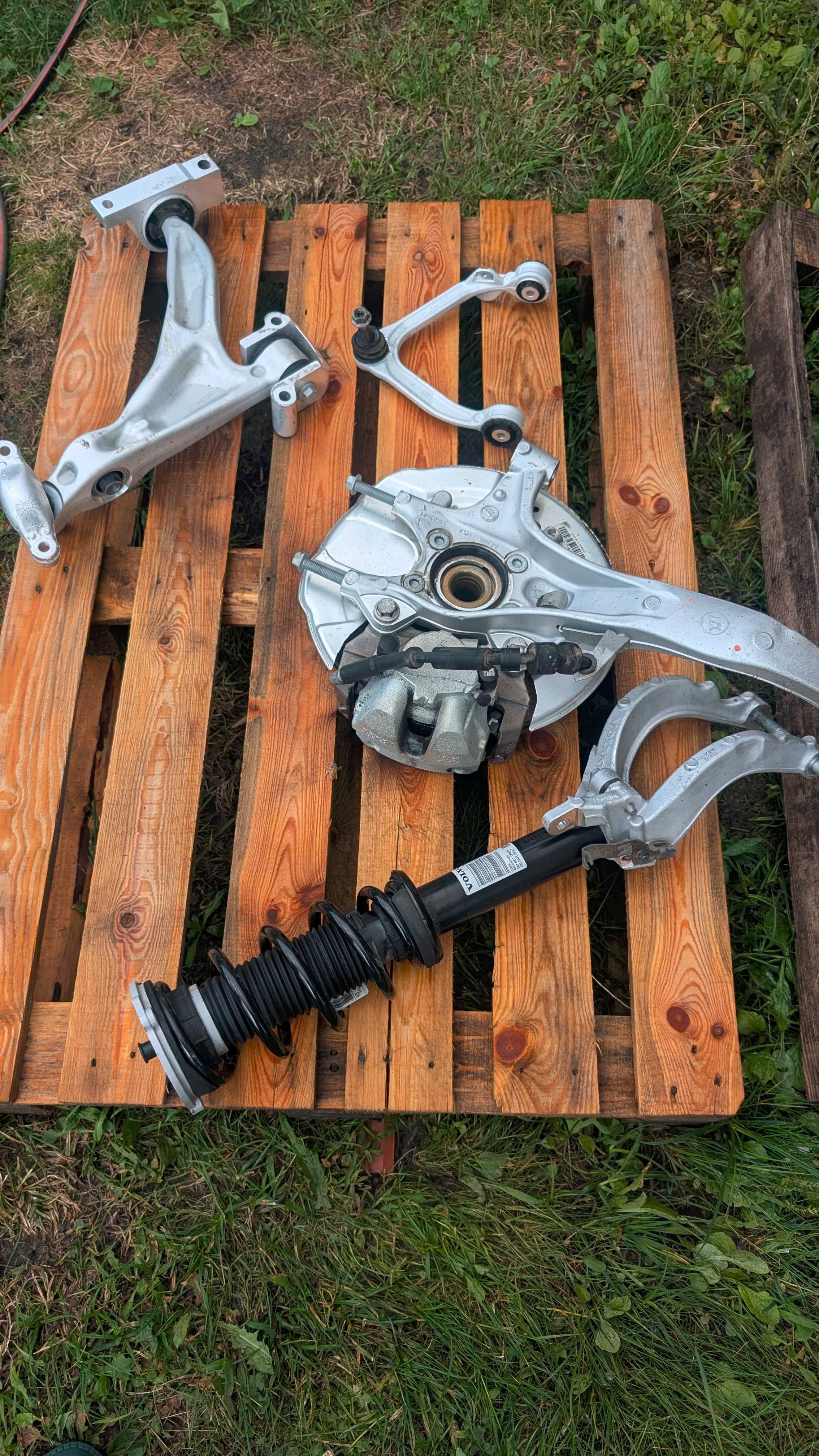 volvo s60 v60 III zwrotnica amortyzator wahacz zawieszenie lewe t5 t6