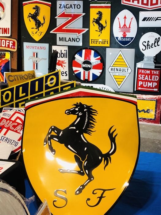 Placa esmaltada scuderia Ferrari 1,40x1,00 mtrs