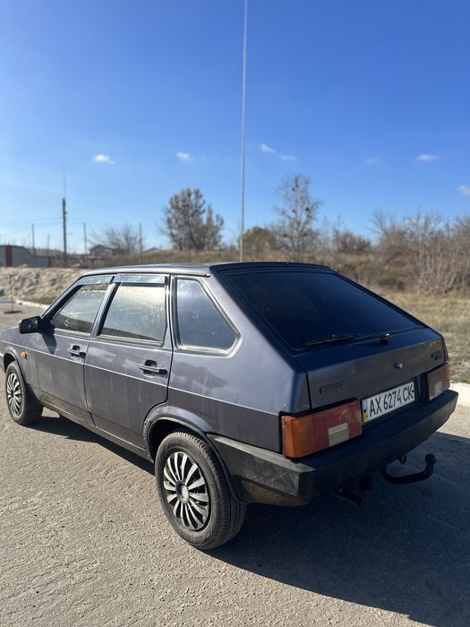 Автомобіль Ваз 2109