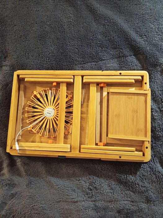 Столик для ноутбука.