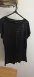 T-shirt elegante com detalhes tachss