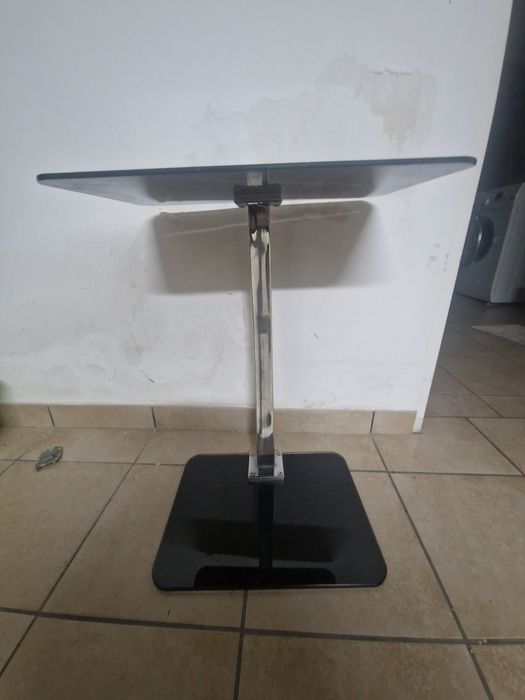 szklana półka podstawa pod laptop