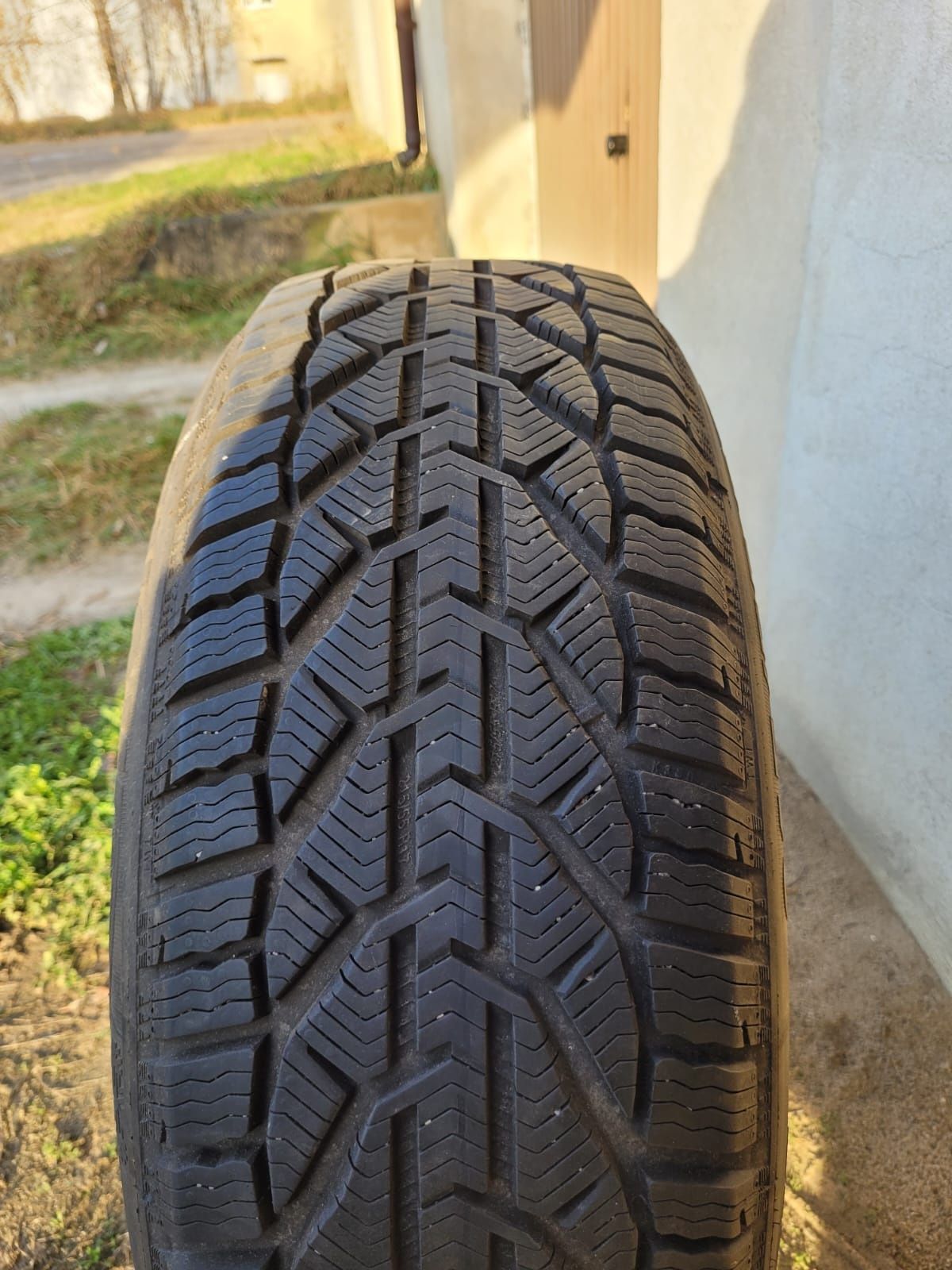 Opony KORMORAN SNOW 215/55 R17 4 sztuki.