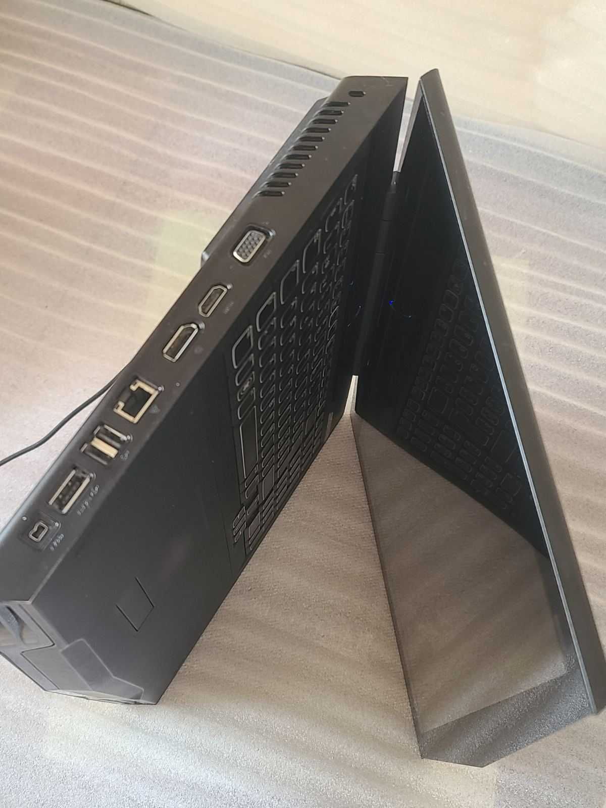 Игровой Ноутбук DELL Alienware M17X Intel Q9000M 8GB DDR3 500GB SSD