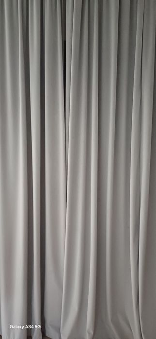 Gotowe zasłony z weluru/velvet na taśmie – szerokość 138 cm, długość 2