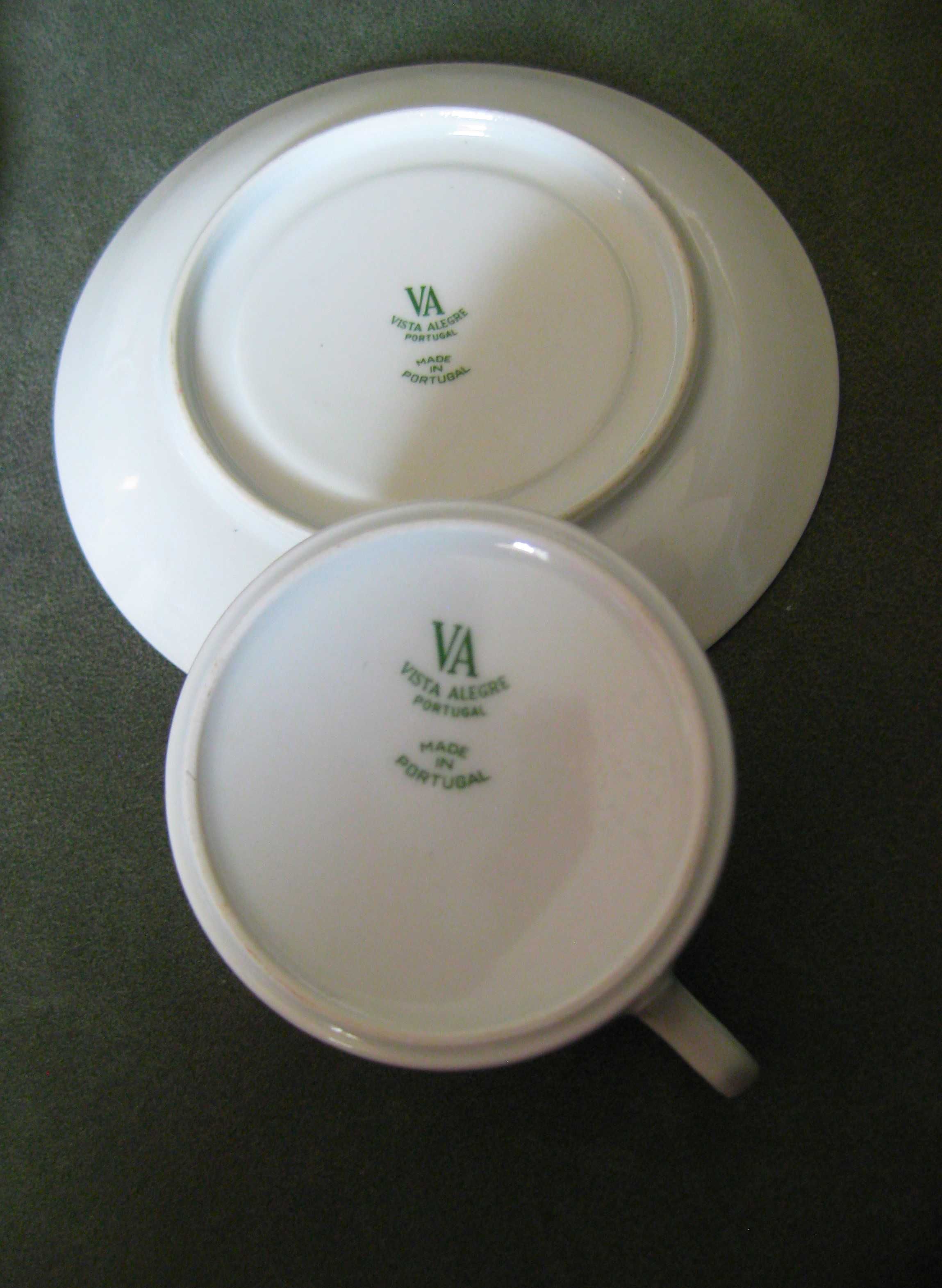 2 Chavenas de Chá Porcelana Vista Alegre Antigas - 1971 / 1980