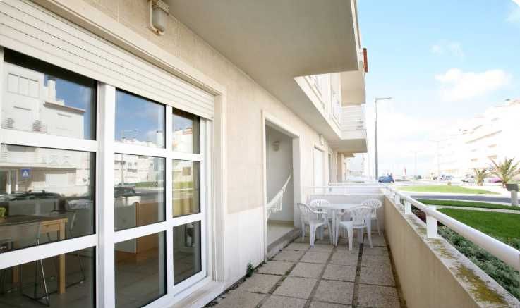 Apartamento T0 mobilado a arrendar de Setembro a Julho em Peniche