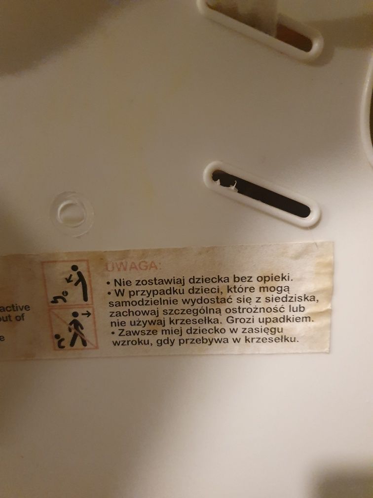 Krzesełko do karmienia dla dziecka stolik