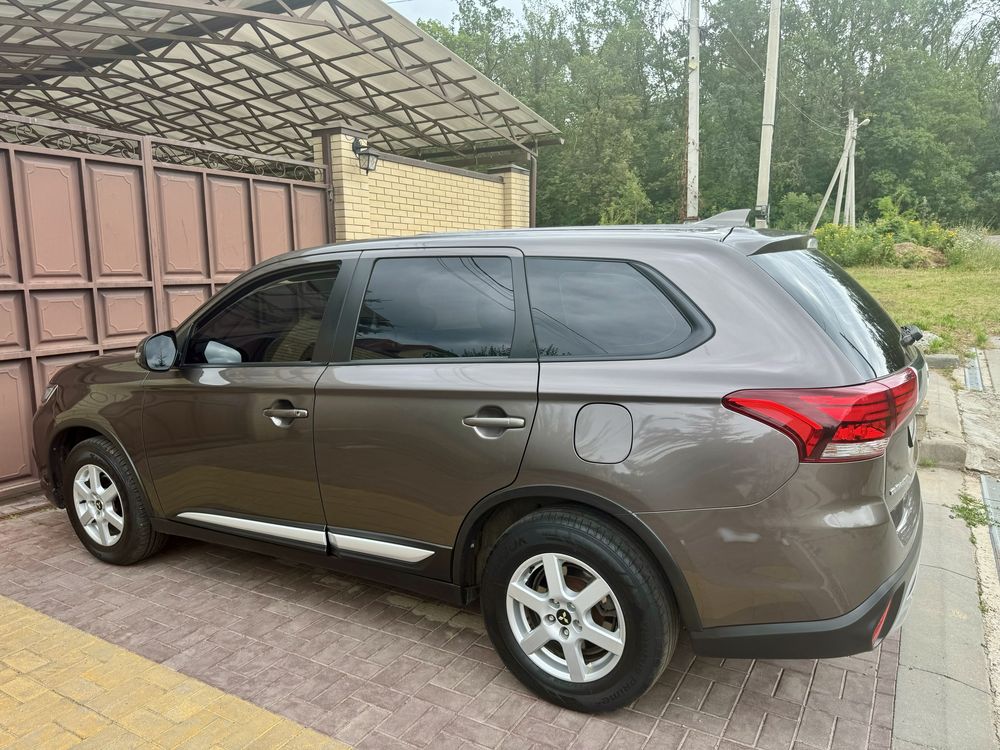 Mitsubishi Outlander 2021