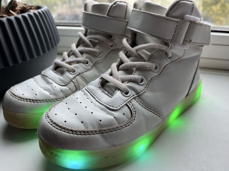 Хайтопи з підсвіткою кросівки черевики