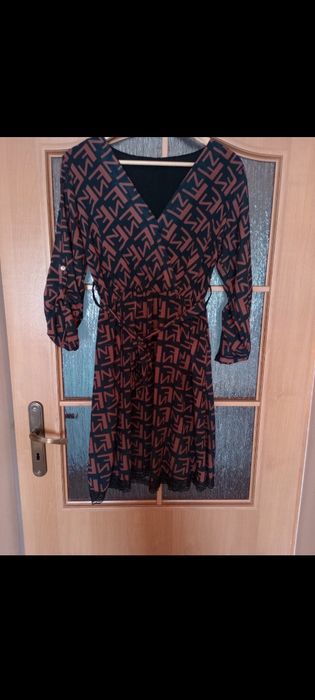 Piękna elegancka sukienka rozm M/L