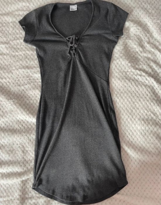 Szara sukienka z wiązaniem na biuście XS
