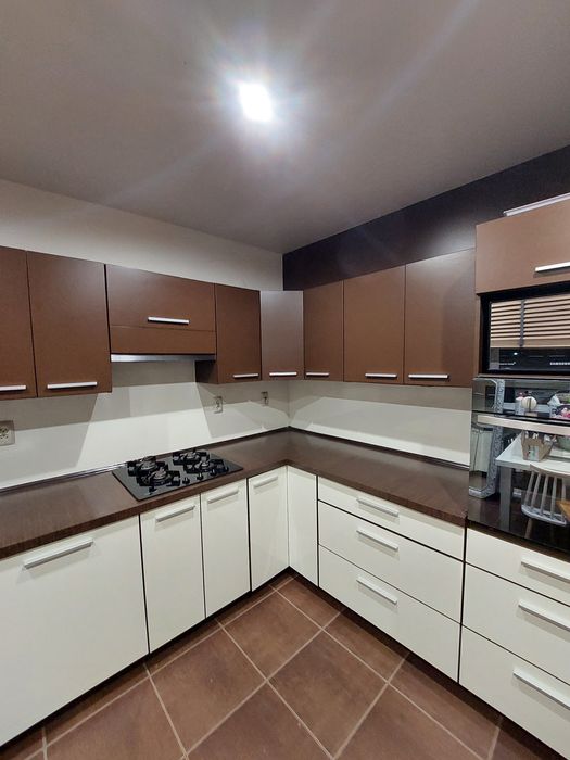 Sprzedam zestaw mebli kuchennych + szafa do przedpokoju