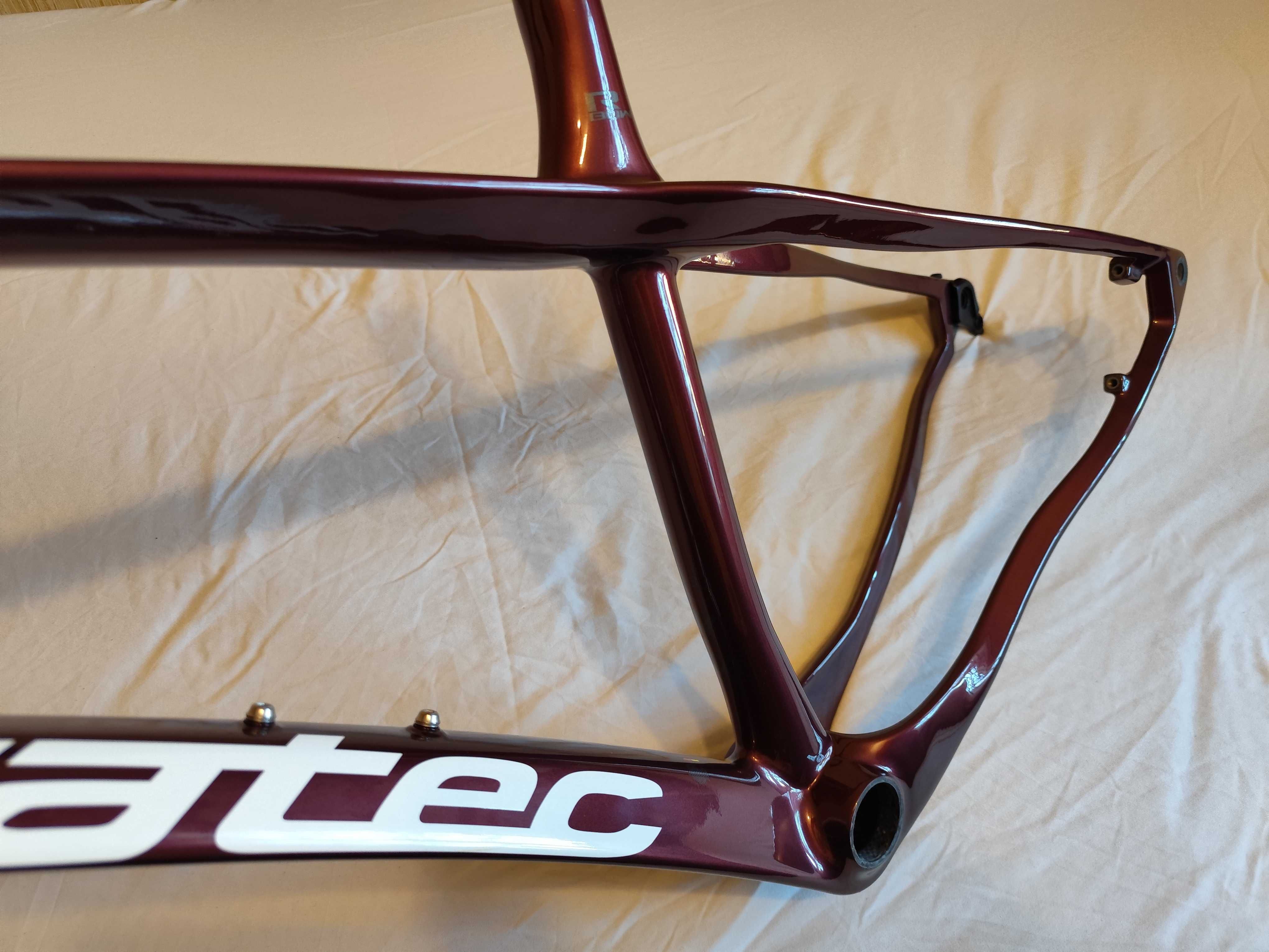 Corratec REVO BOW Elite rozm M Rama