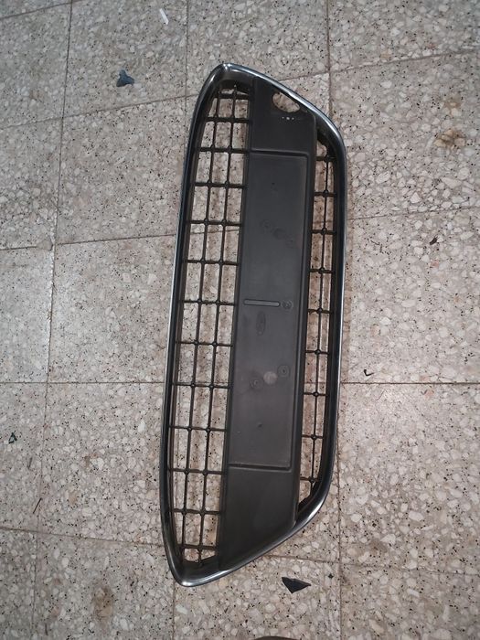Grelha Ford Fiesta