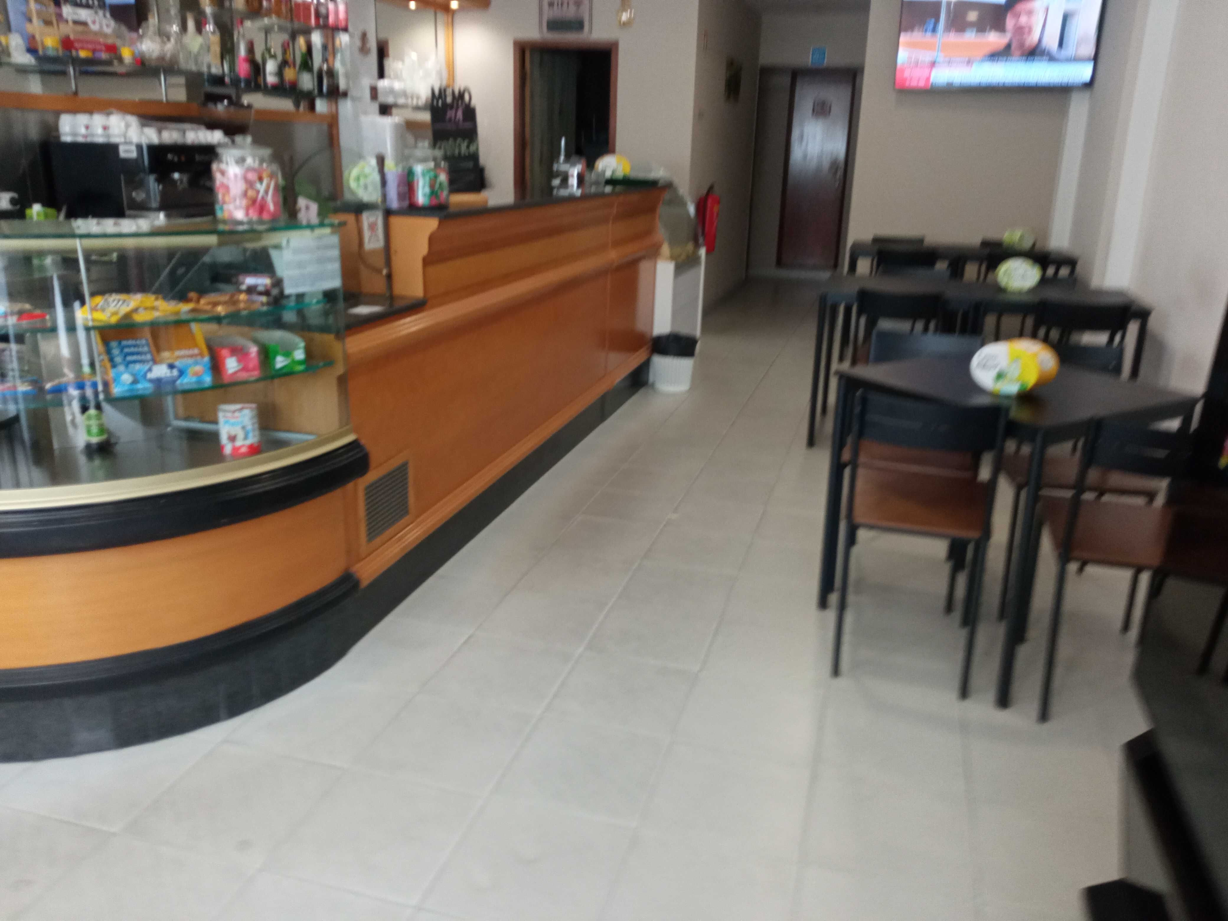 Trespasse de café em funcionamento..