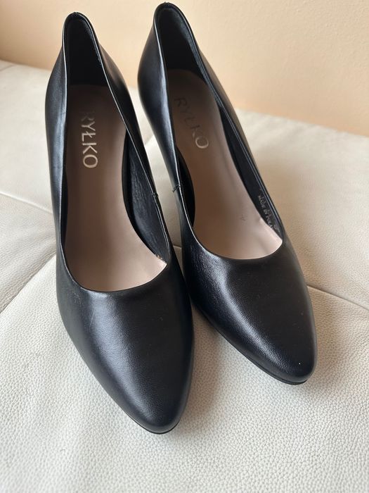 Szpilki nowe Ryłko, czarne, obcas 8 cm, skóra natur., rozm. 40